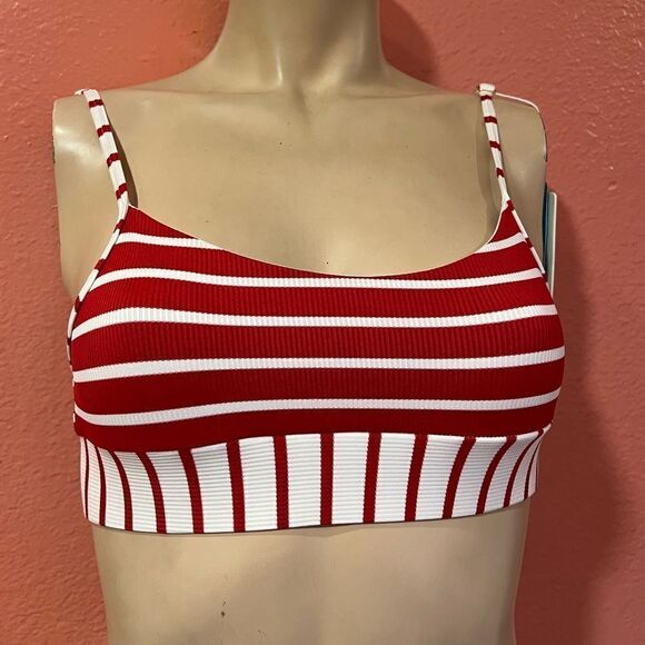 BEACH BUNNY TOP!! - Picture 1 of 6